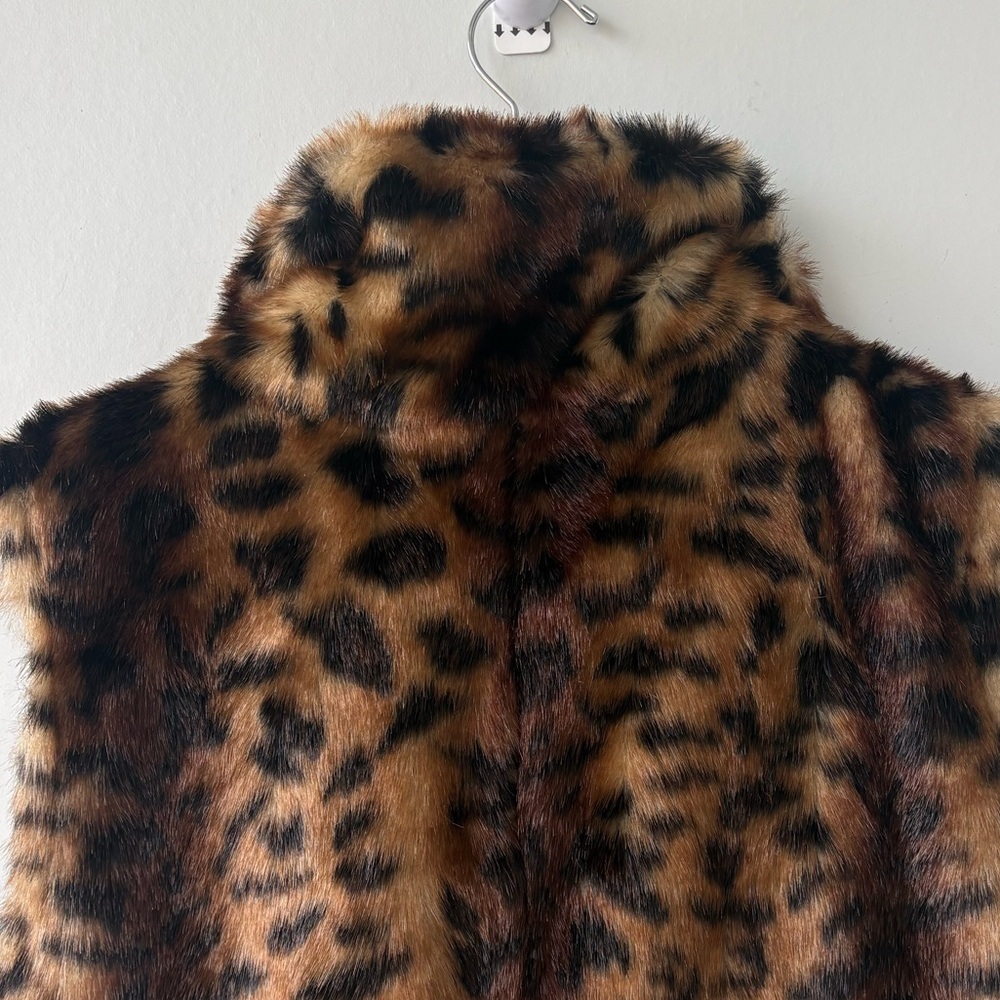 Calvin Klein Leopard Print Faux Fur Vest Zip Front Pockets Women’s Large - Picture 5 of 5